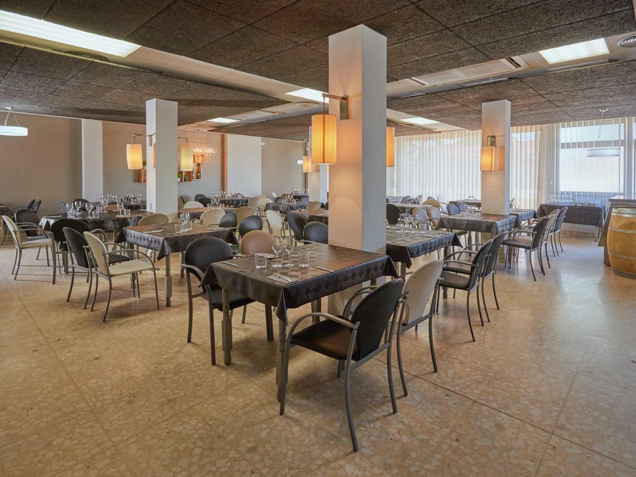 Hostal Nobadis Cervera  Exteriér fotografie