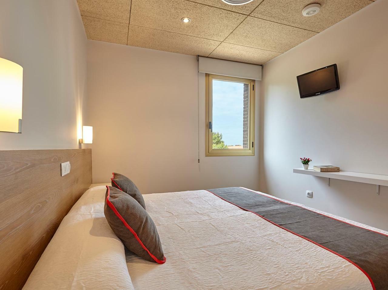 Hostal Nobadis Cervera  Exteriér fotografie