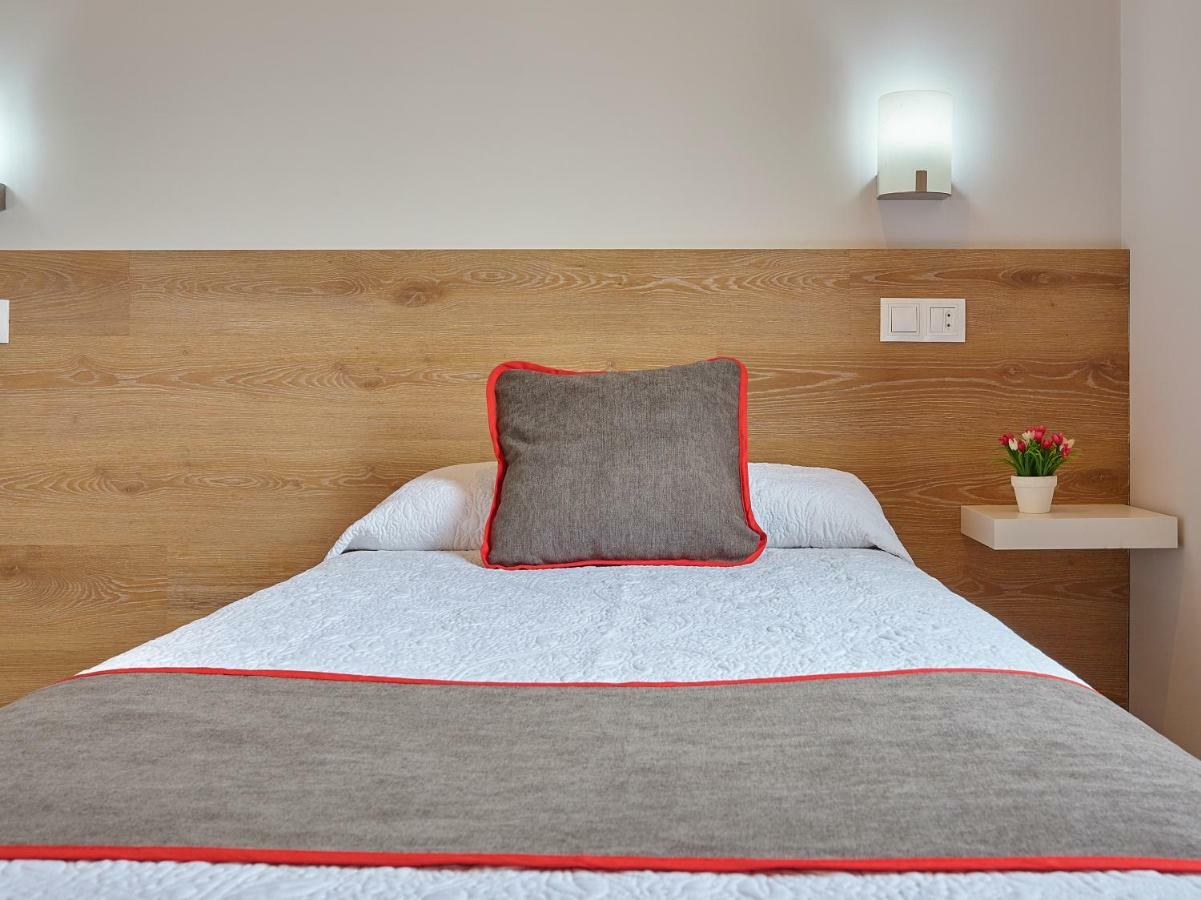 Hostal Nobadis Cervera  Exteriér fotografie